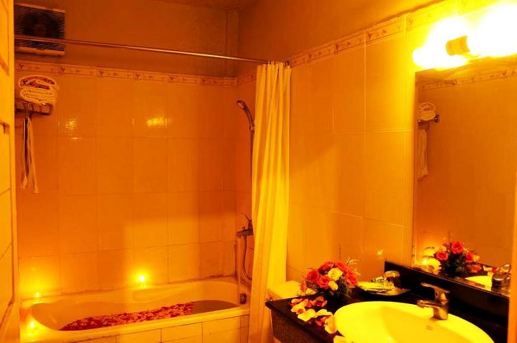 Hanoi Little Center Hotel Exterior foto